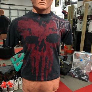 Black and red ufc tapout tee shirt